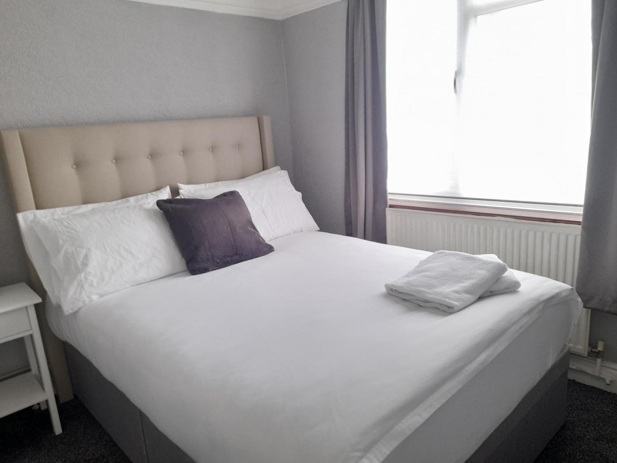 Bright 4-Bed House 15 Min To Manchester Centre Villa Exterior photo