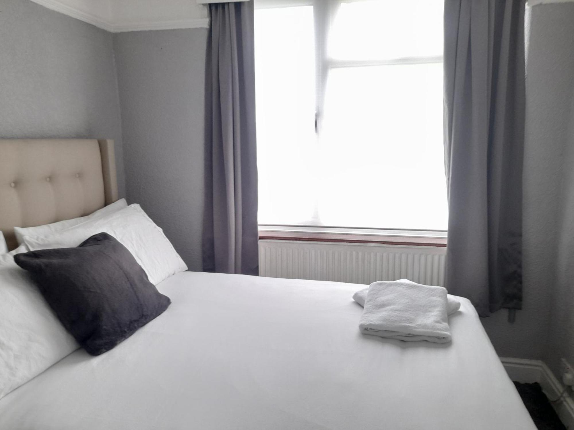 Bright 4-Bed House 15 Min To Manchester Centre Villa Exterior photo