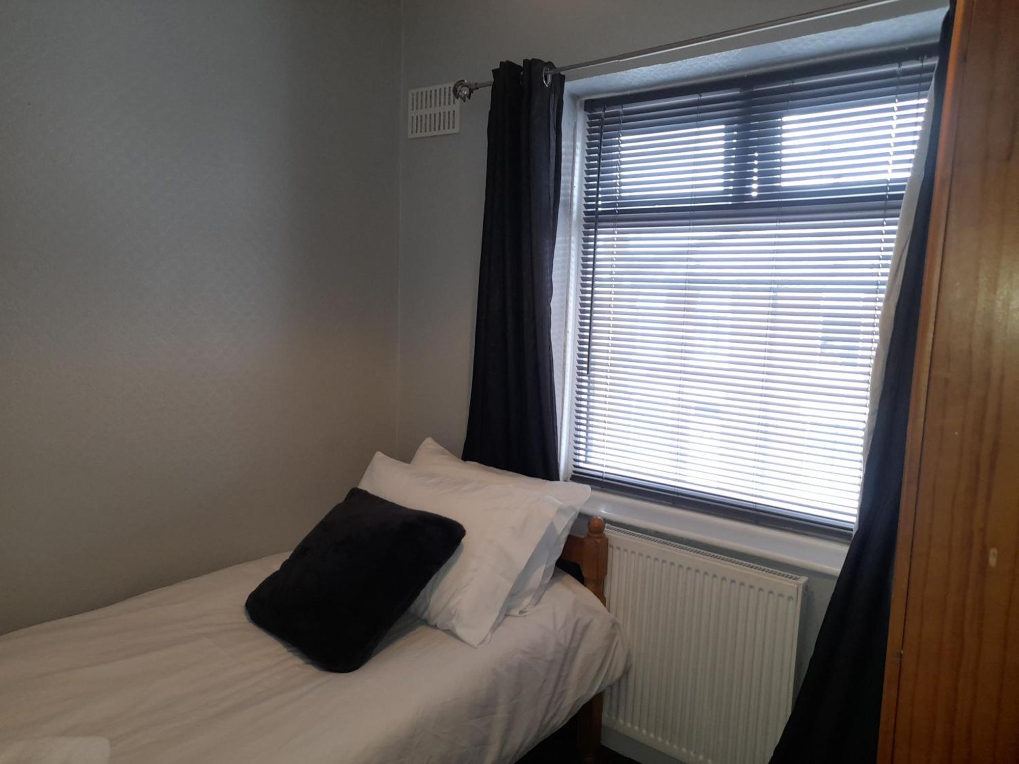 Bright 4-Bed House 15 Min To Manchester Centre Villa Exterior photo
