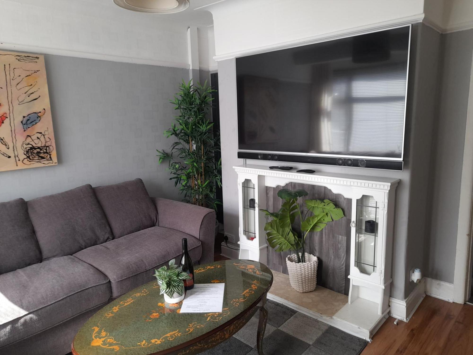 Bright 4-Bed House 15 Min To Manchester Centre Villa Exterior photo